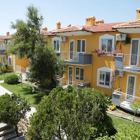 Comfortable With Shared Pool Near Beach In Bed and Breakfast *